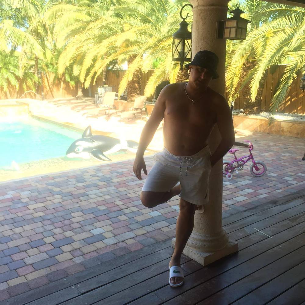 Meet your Posher, Eulises